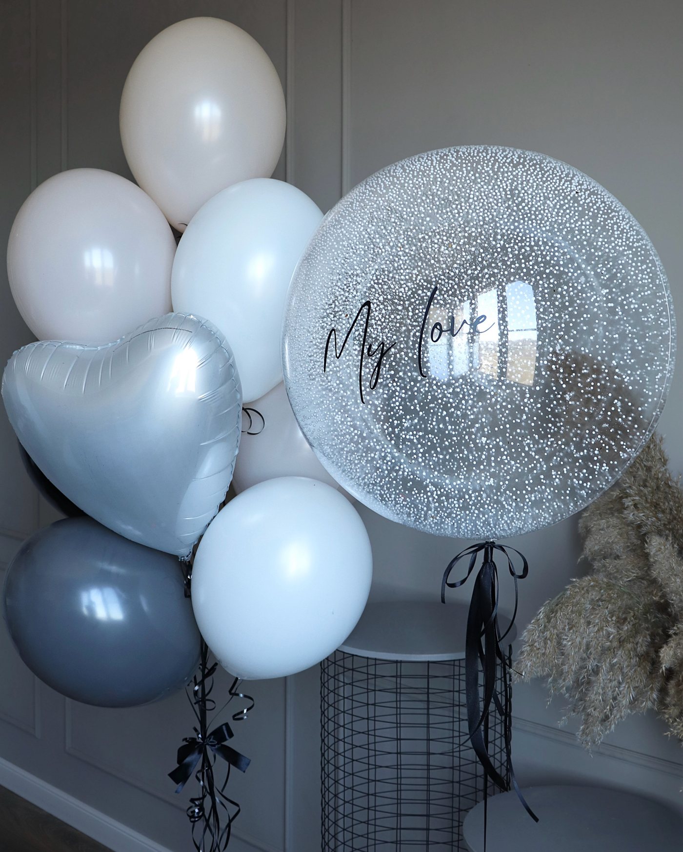 Белый и серебро с шаром Bubble